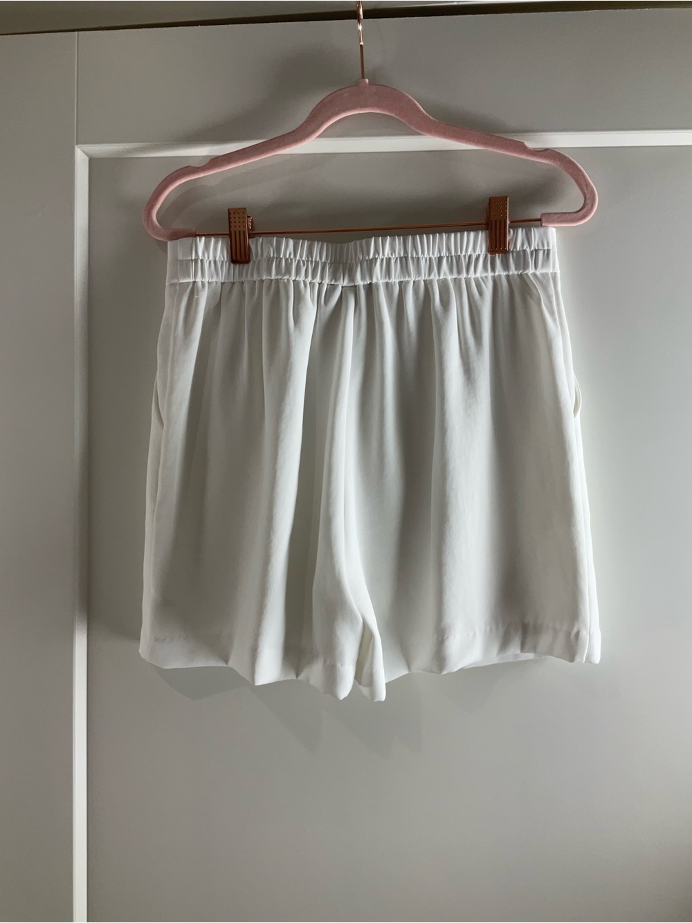 Skies Are Blue White High-Waist Pull-On Shorts – Size Small - Picture 2 of 7